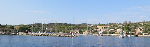 Hafeneinfahrt von Kastos